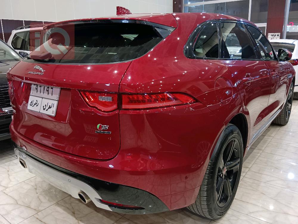 جاكوار إف-بيس